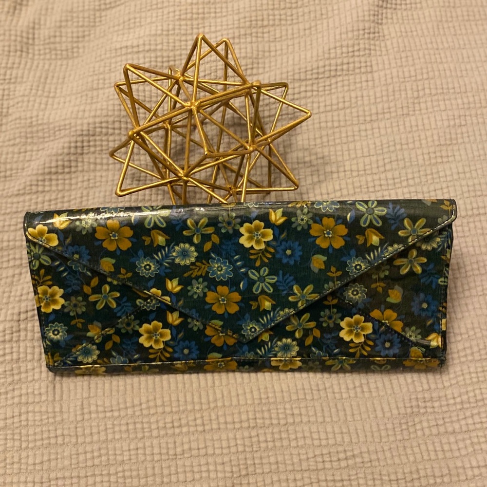 Lulu Townsend Clutch